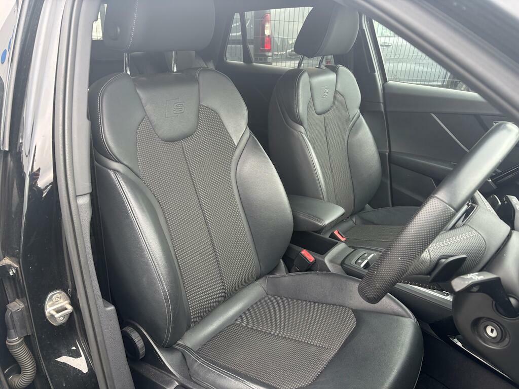 Audi Q2 Black Edition Black #5