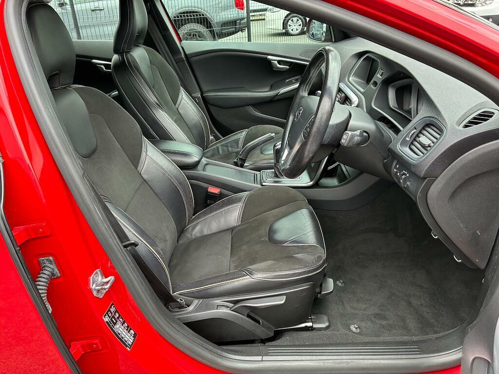 Volvo V40 1.5 T3 R-design Black #21