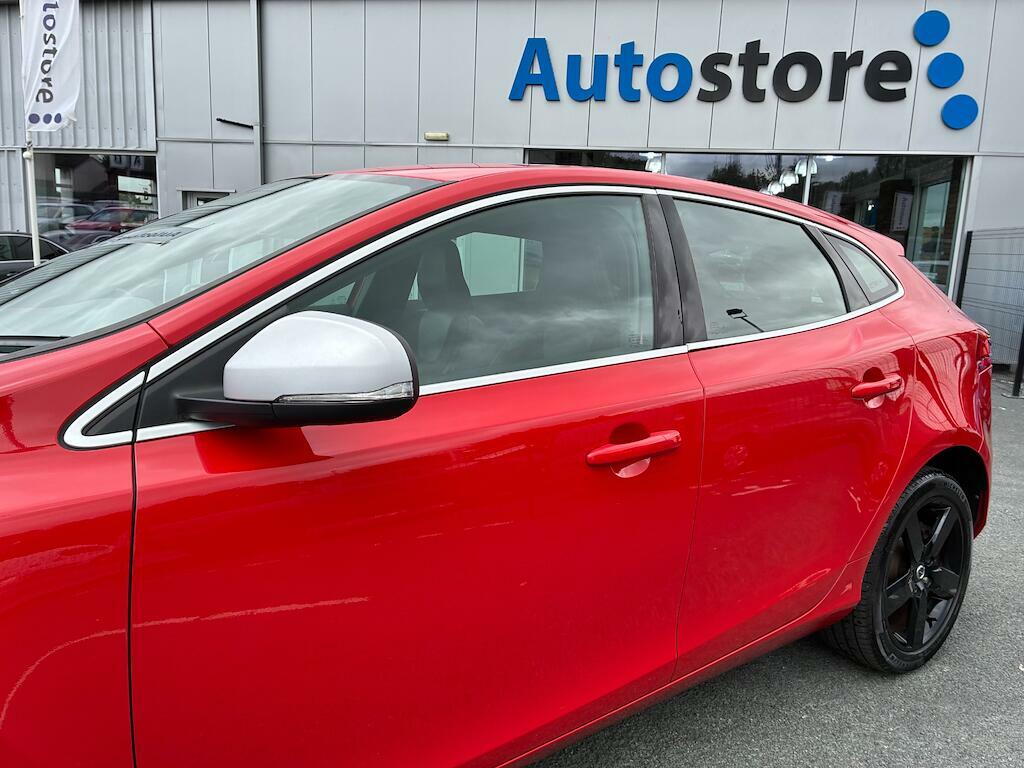 Volvo V40 1.5 T3 R-design Black #11