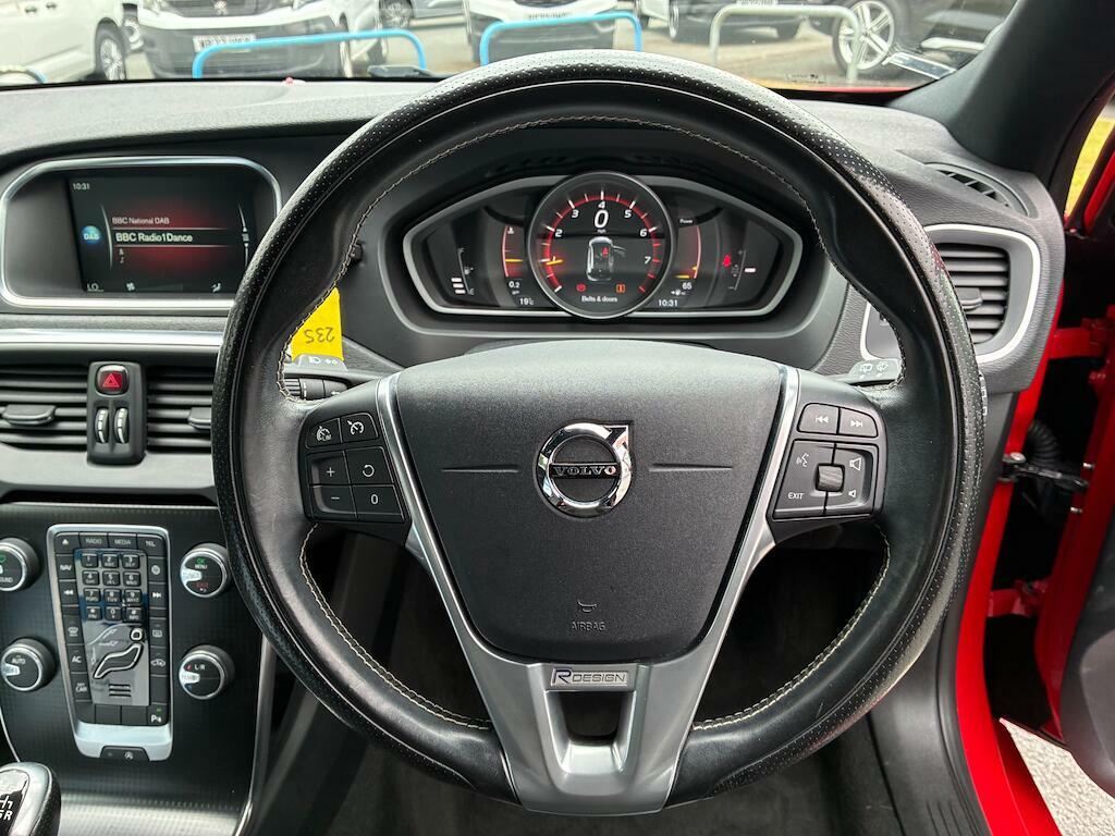 Volvo V40 1.5 T3 R-design Black #25