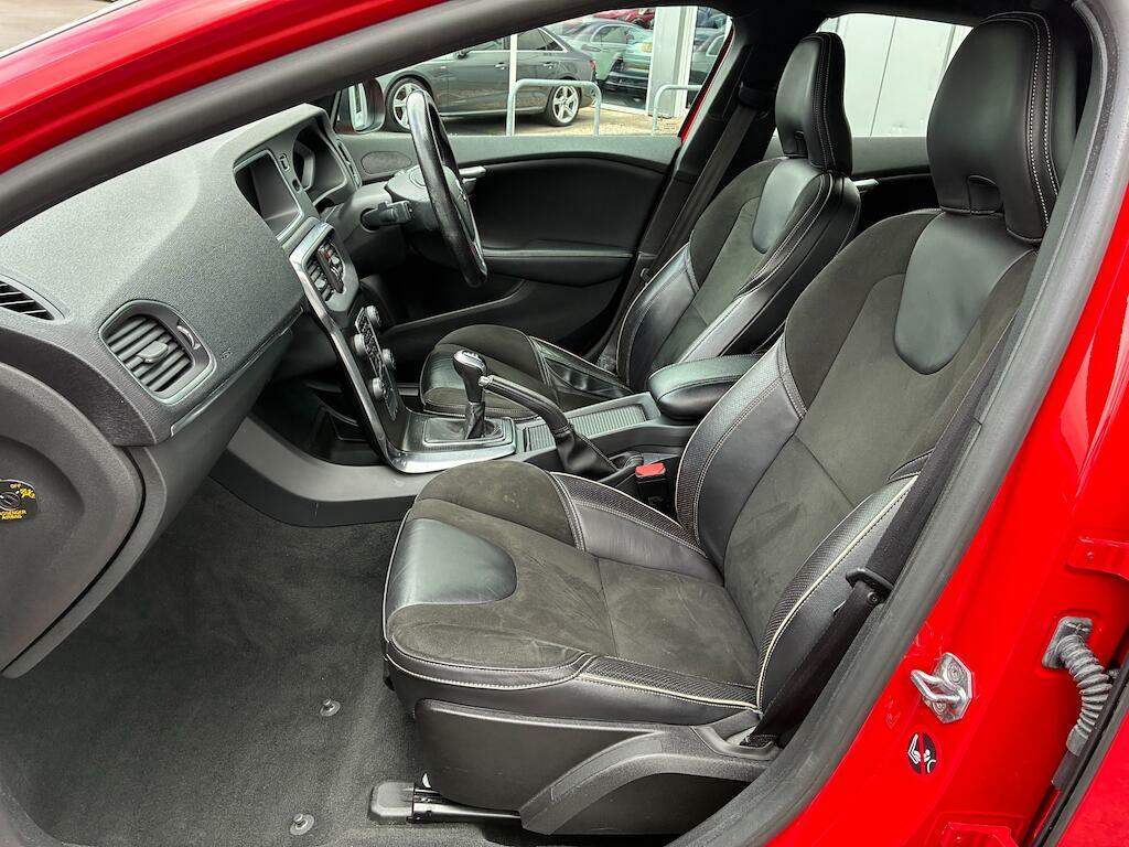 Volvo V40 1.5 T3 R-design Black #17