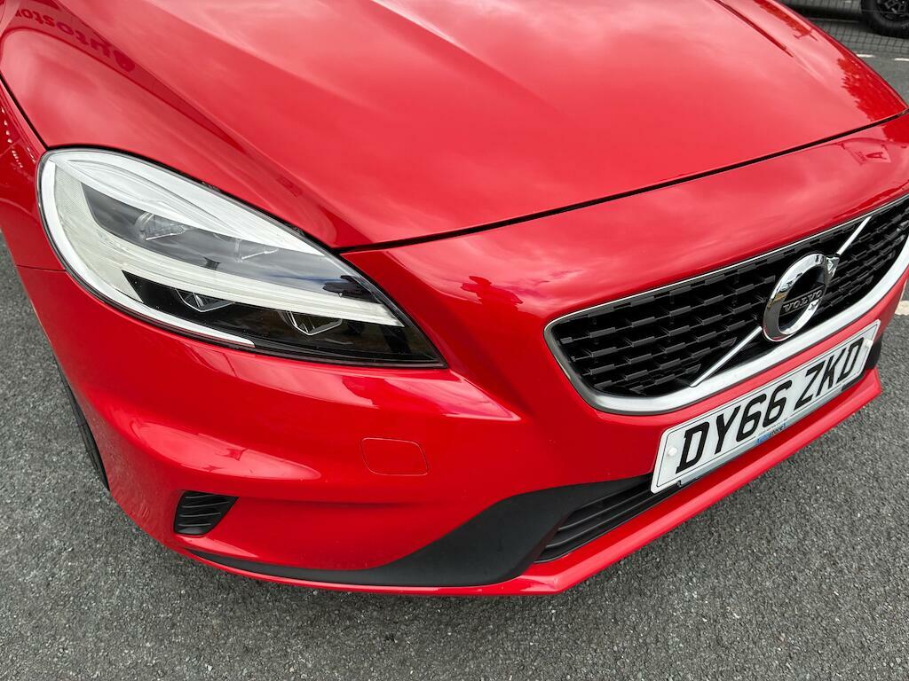 Volvo V40 1.5 T3 R-design Black #10