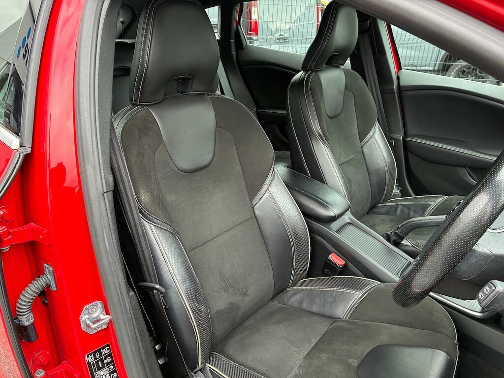 Volvo V40 R-design Red #2