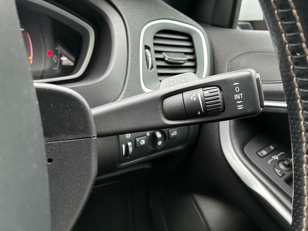 Volvo V40 1.5 T3 R-design Black #28