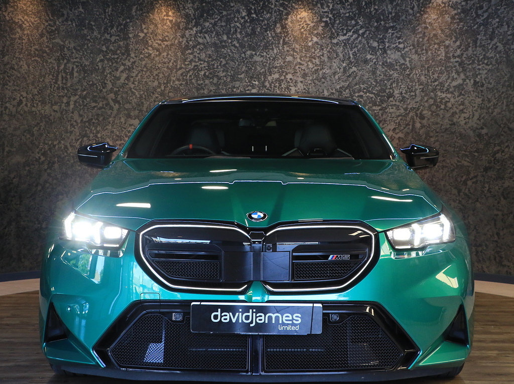 BMW M5 Saloon PX74HVH Green #2