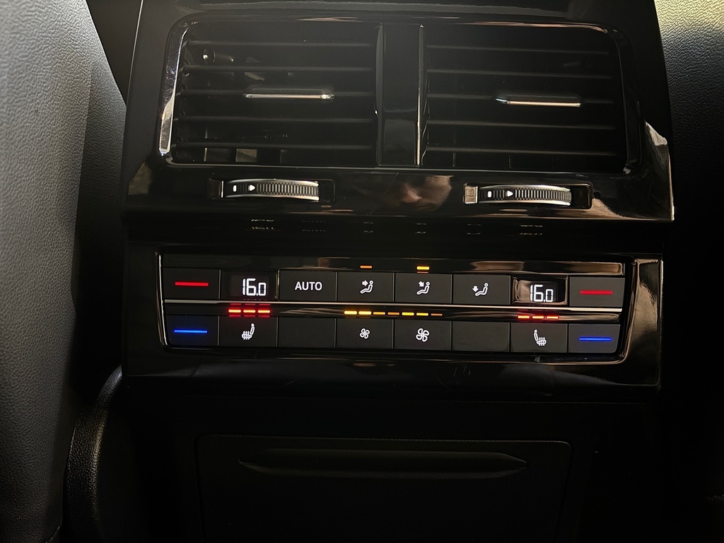 Volkswagen Touareg Tdi V6 Black Edition BG21RVT Black #2