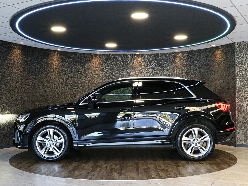 Audi Q3 Tdi S Line Black #4