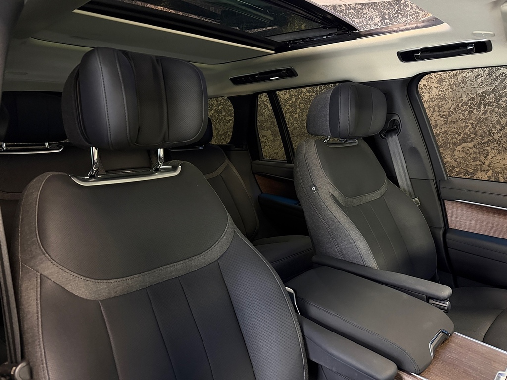 Land Rover Range Rover D300 Eiger Grey Grey #25
