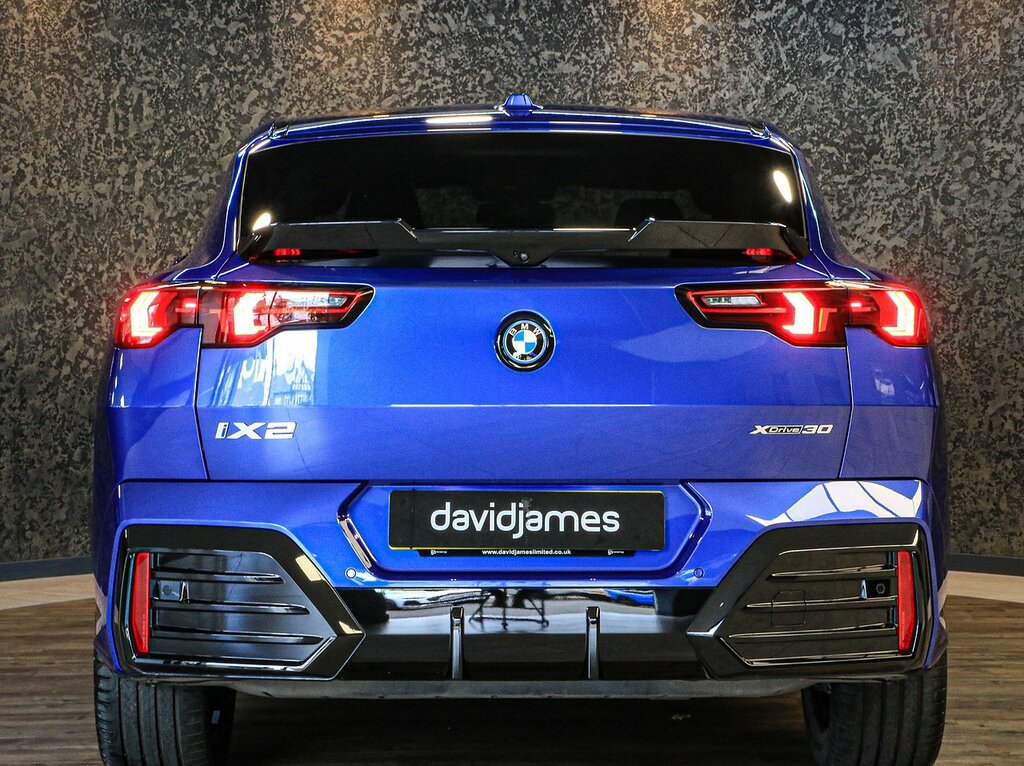 BMW iX2 30 M Sport Blue #6