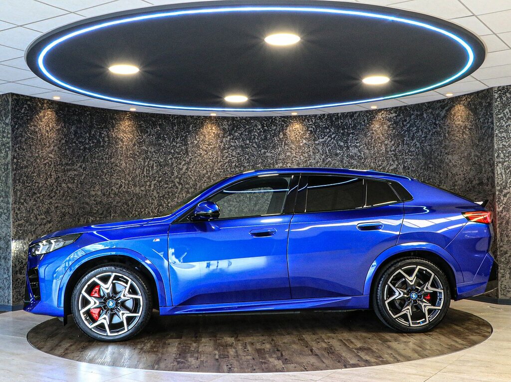 BMW iX2 30 M Sport Blue #4