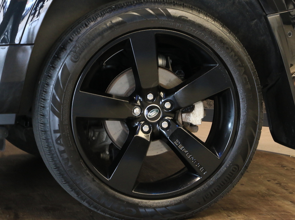 Land Rover Defender 90 D250 X-dynamic Hse Black #35