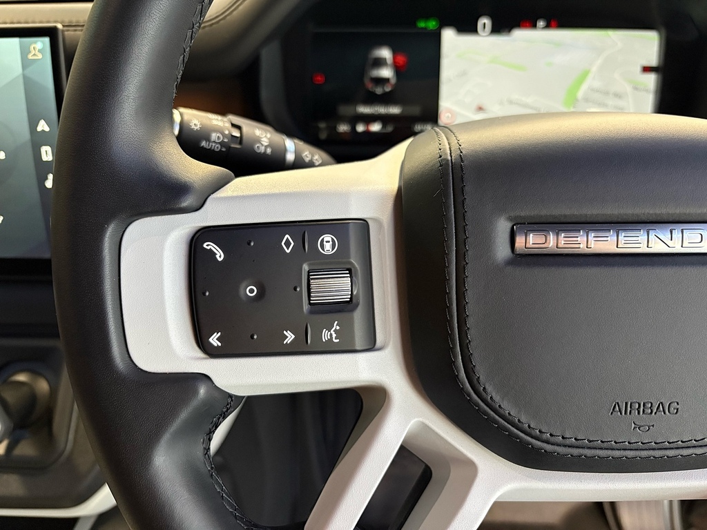 Land Rover Defender 90 D250 X-dynamic Hse Black #24