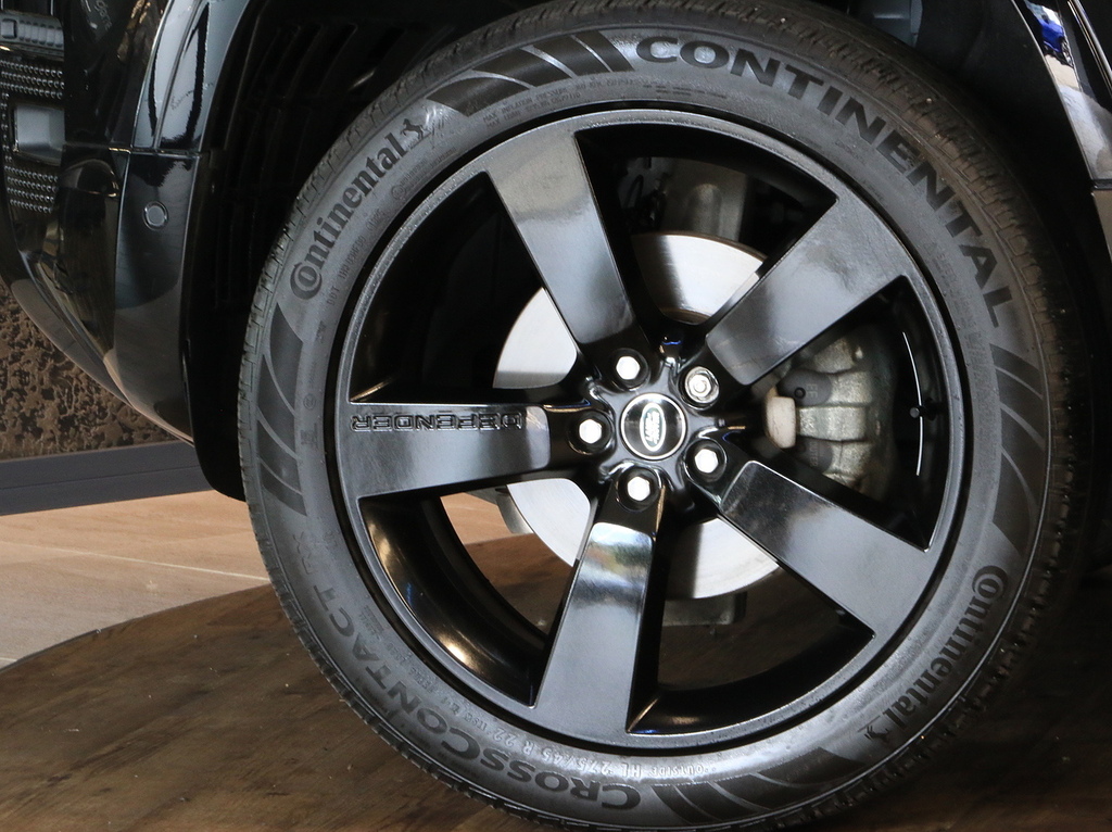 Land Rover Defender 90 D250 X-dynamic Hse Black #34