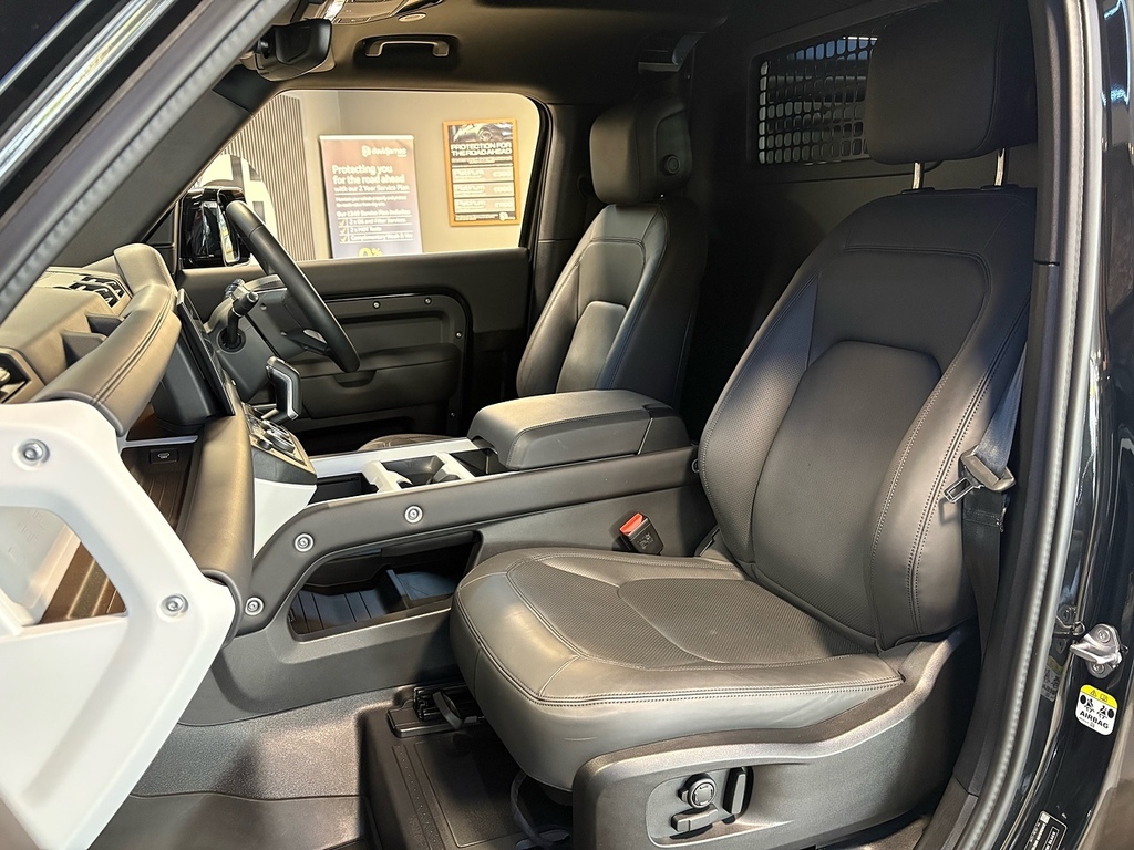 Land Rover Defender 90 D250 X-dynamic Hse Black #16