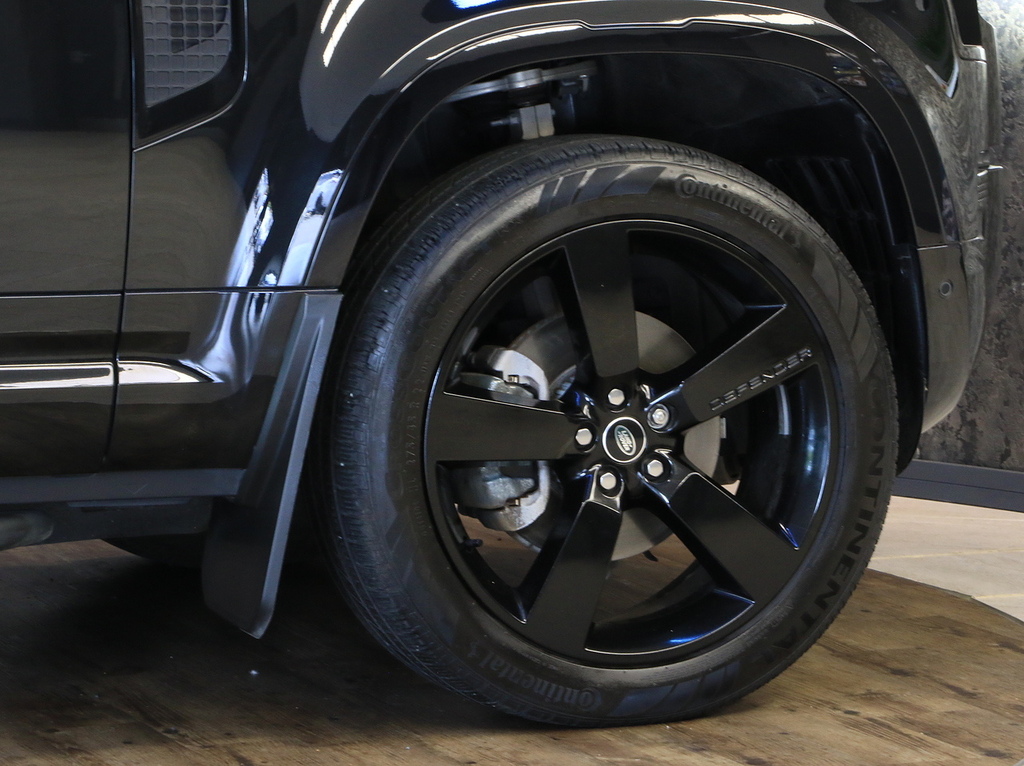 Land Rover Defender 90 D250 X-dynamic Hse Black #37