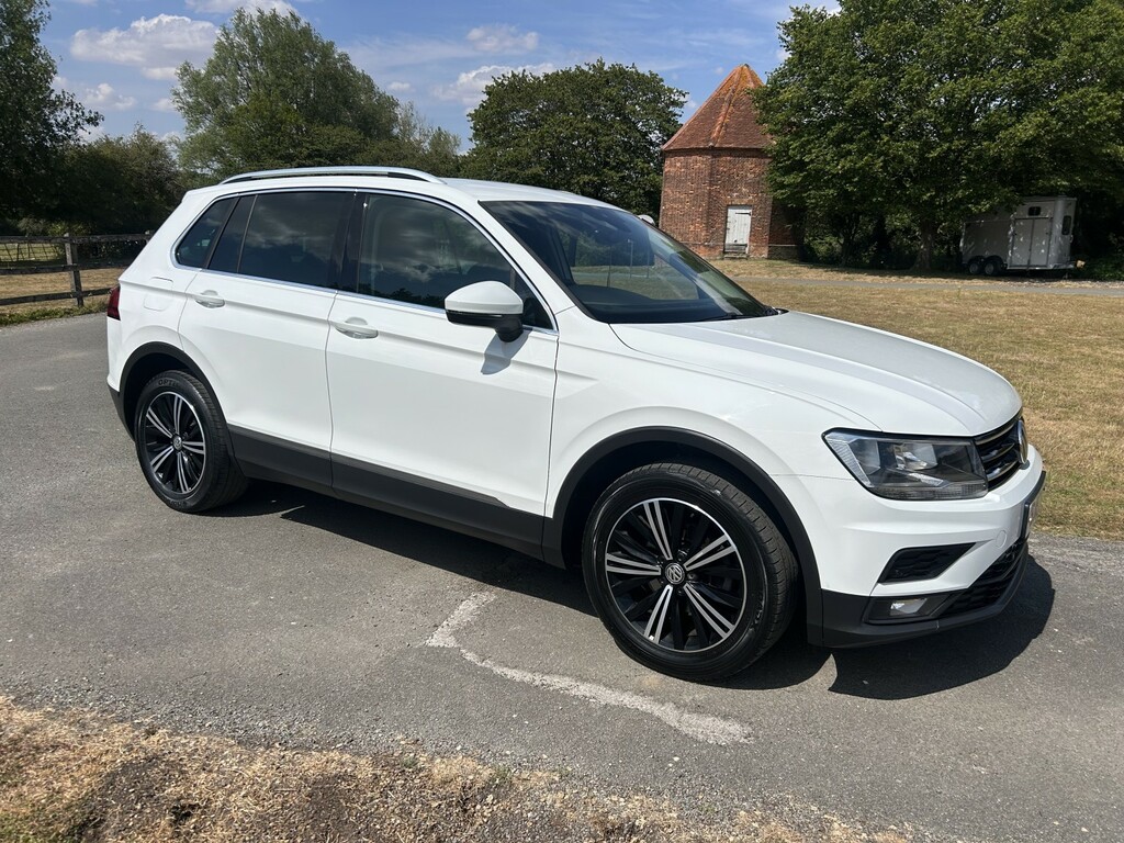 Volkswagen Tiguan 1.5 Tsi Evo Se Navigation White #3
