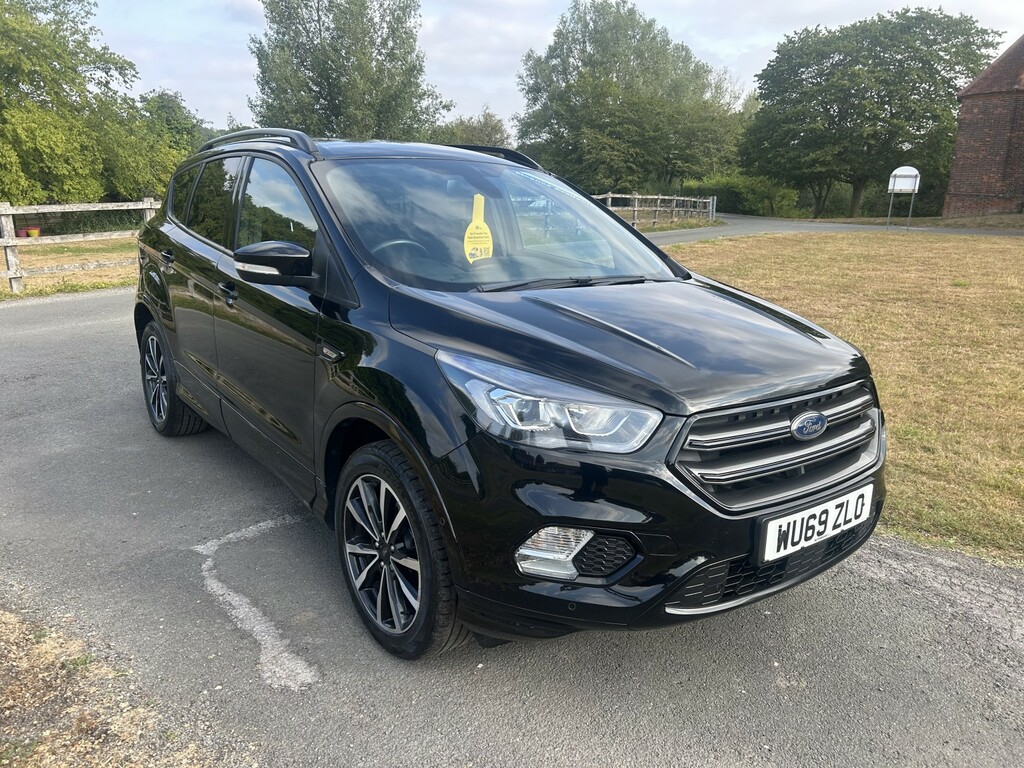 Ford Kuga 1.5 T Ecoboost St-line Black