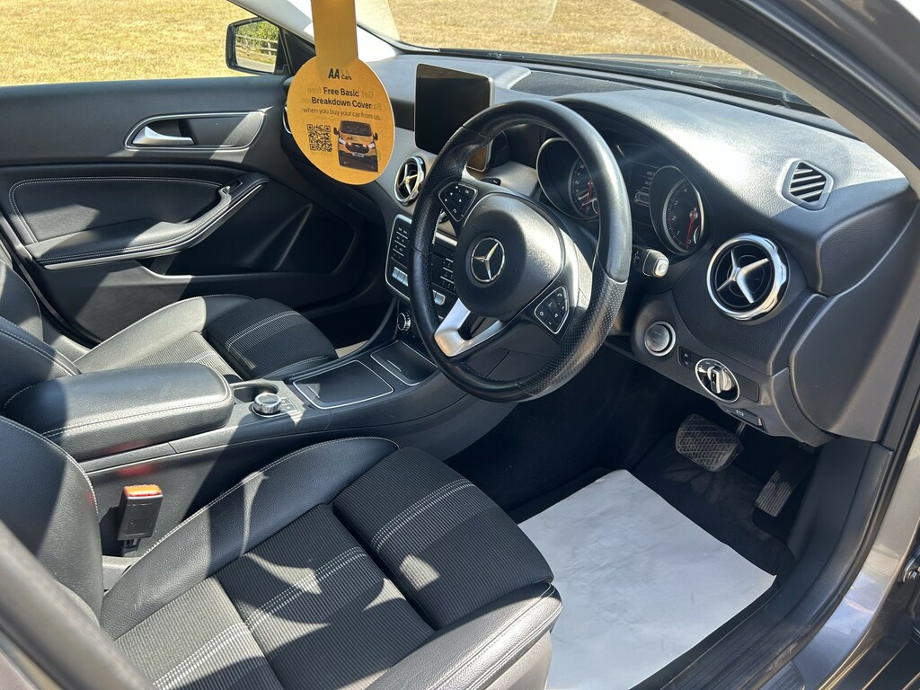 Mercedes-Benz GLA Class 1.6 Gla 180 Urban Edition GX19PGO Grey #5