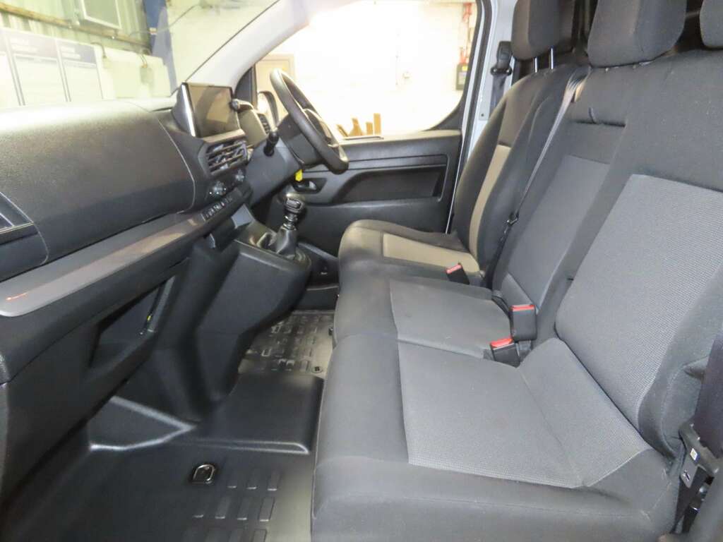 Citroen Dispatch Crew Cab Xlwb White #10
