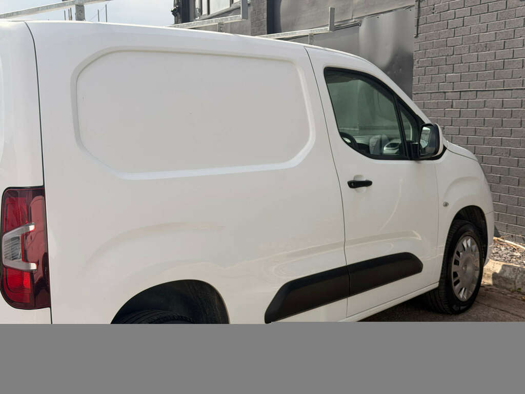 Vauxhall Combo 1.5 Combo 2300 Sportive Td White #4