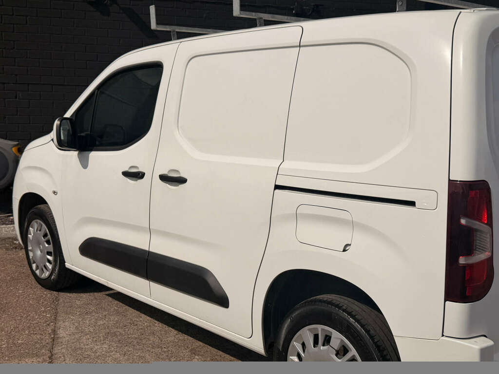 Vauxhall Combo 1.5 Combo 2300 Sportive Td White #3