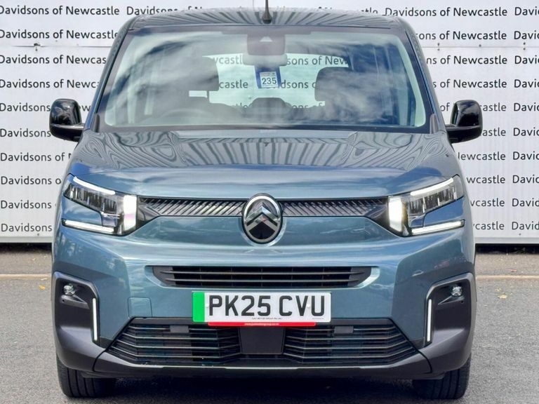 Citroen e-Berlingo 52Kwh Plus XL Mpv 7.4Kw Charger Blue #2