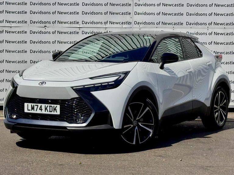 Toyota C-Hr 2.0 Vvt 13.6Kwh Excel Suv Plug-in Hybri White #4