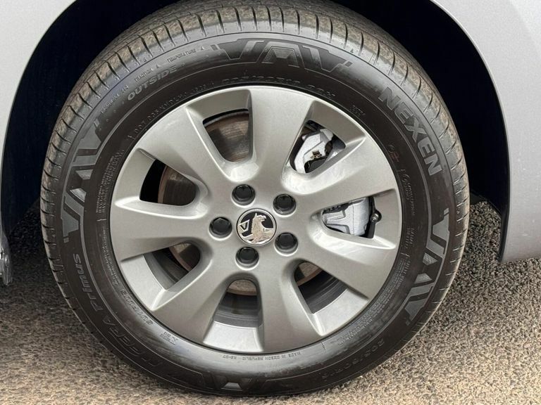 Vauxhall Combo-e Life 52Kwh Ultimate Mpv 7.4Kw Charge Grey #27