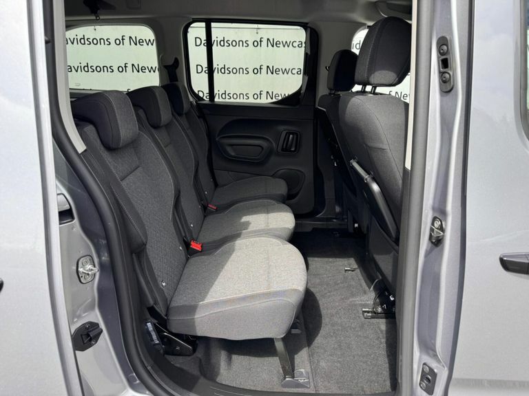 Vauxhall Combo-e Life 52Kwh Ultimate Mpv 7.4Kw Charge Grey #15