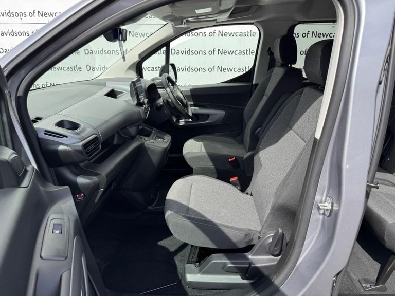Vauxhall Combo-e Life 52Kwh Ultimate Mpv 7.4Kw Charge Grey #44