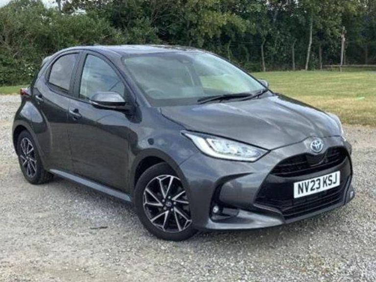 Toyota Yaris 1.5 Vvt-h Design Hatchback Hybrid E-cvt Grey