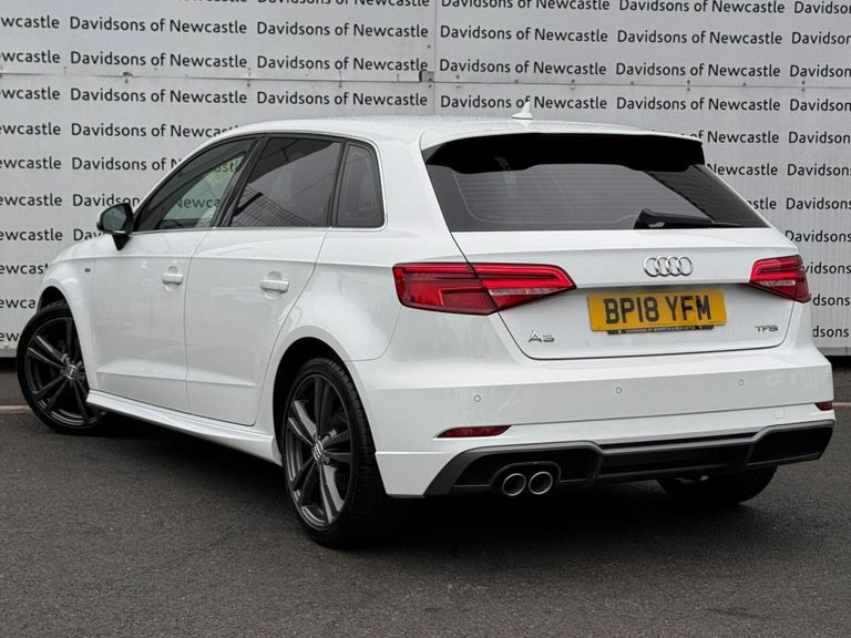 Audi A3 1.5 Tfsi Cod S Line Sportback Eu BP18YFM White #4