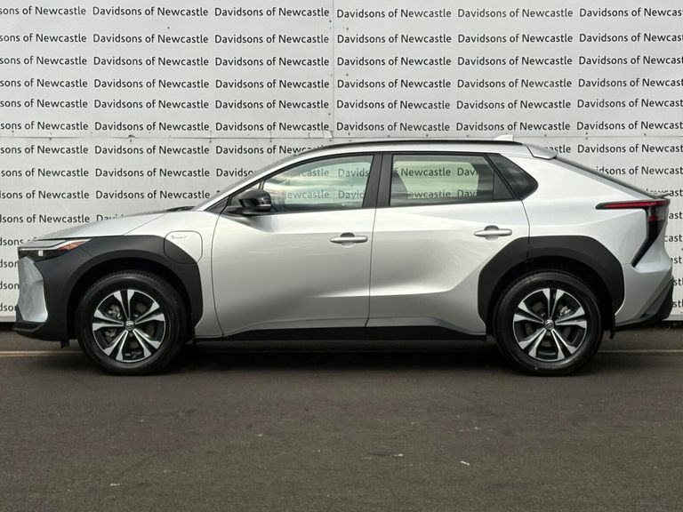 Toyota bZ4X 71.4Kwh Pure Suv 11Kw Obc 204 Silver #3