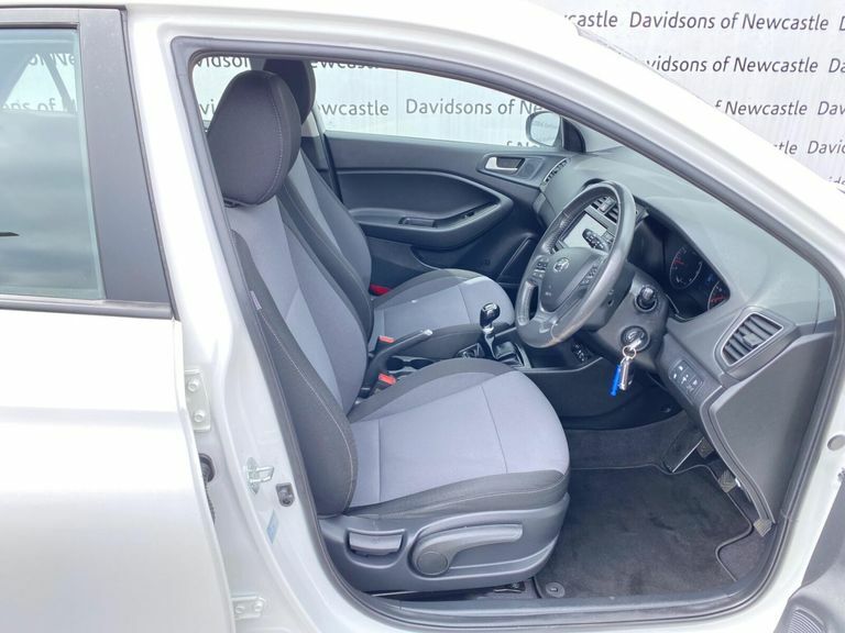Hyundai I20 Hatchback Silver #10