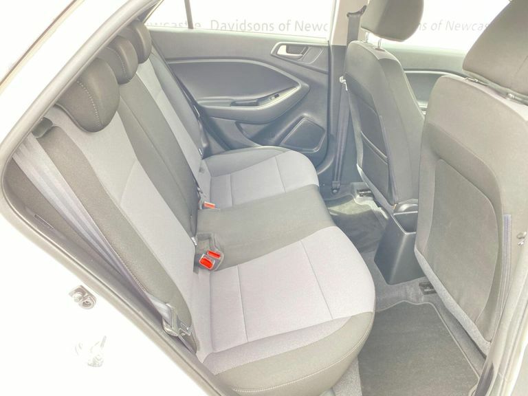 Hyundai I20 Hatchback Silver #13