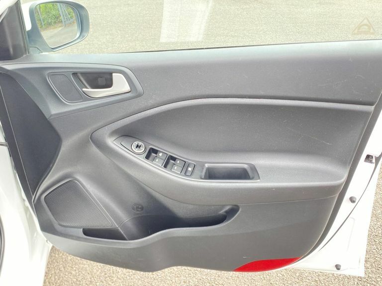 Hyundai I20 Hatchback Silver #16