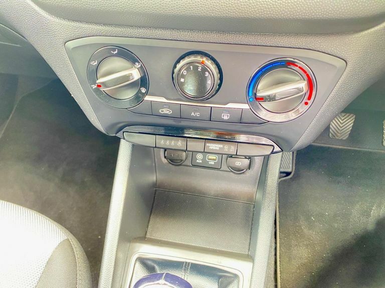 Hyundai I20 Hatchback Silver #29