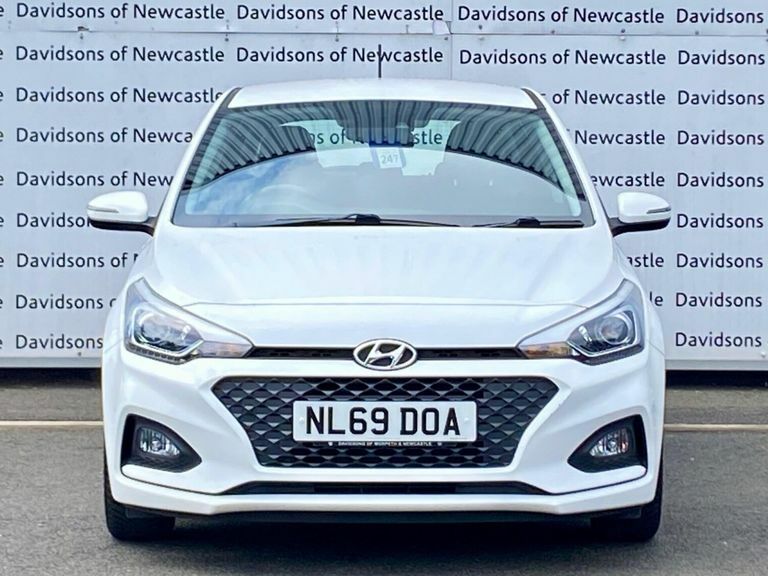 Hyundai I20 1.2 Se Launch Edition Hatchback White #2