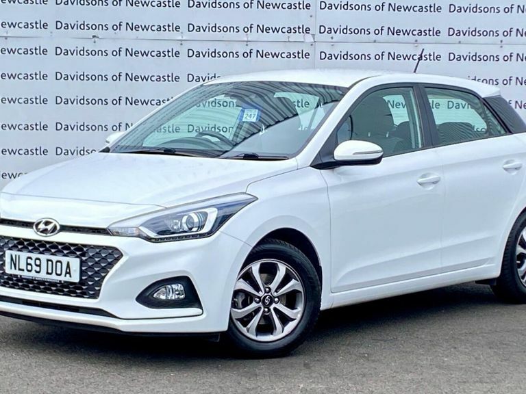 Hyundai I20 1.2 Se Launch Edition Hatchback White #3