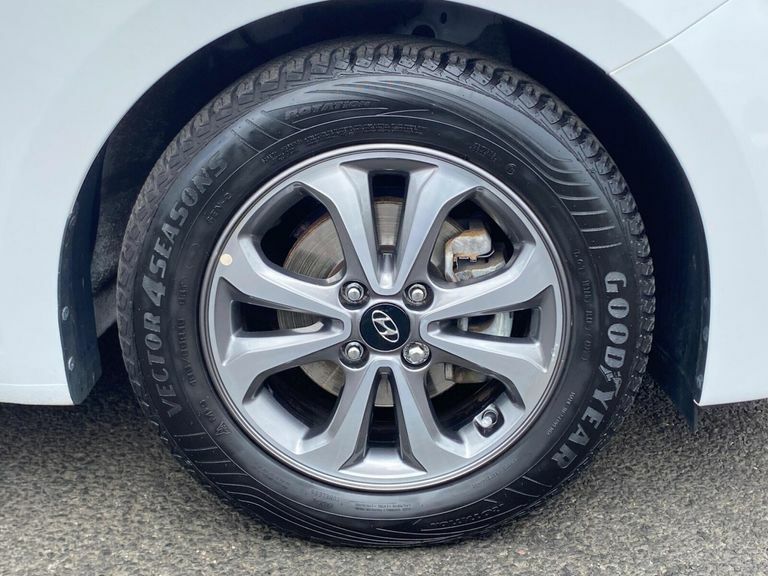 Hyundai I20 Hatchback Silver #20