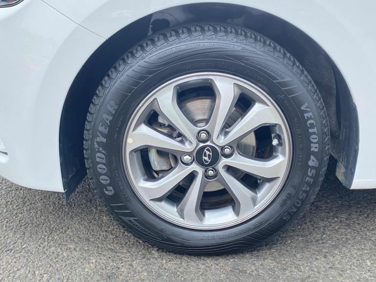 Hyundai I20 Hatchback Silver #18