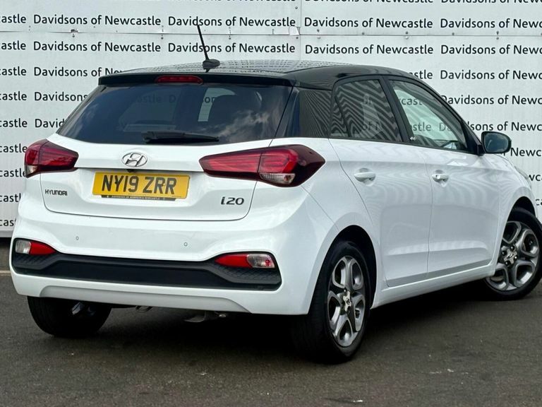Hyundai I20 Se White #8