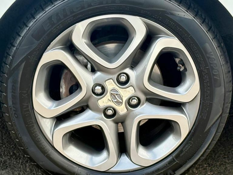 Hyundai I20 Se White #19