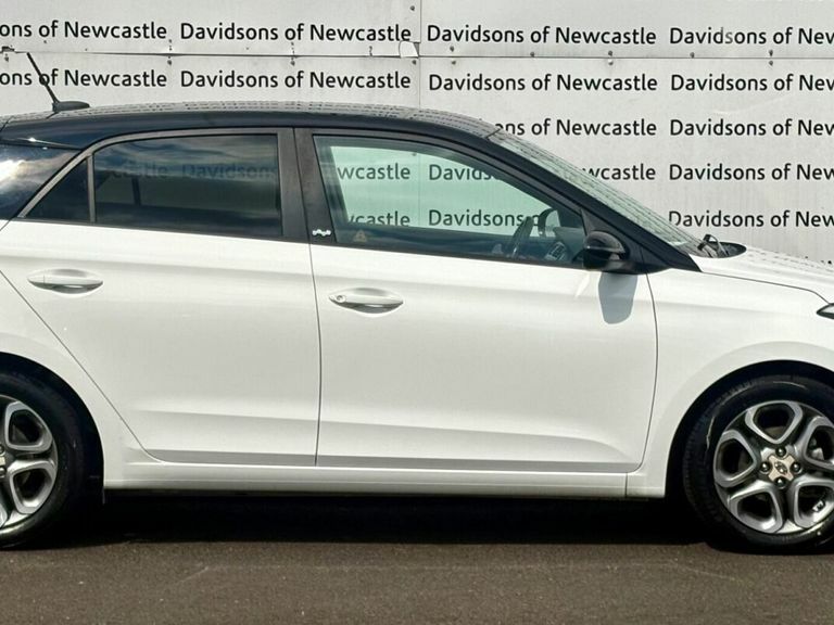 Hyundai I20 Se White #7
