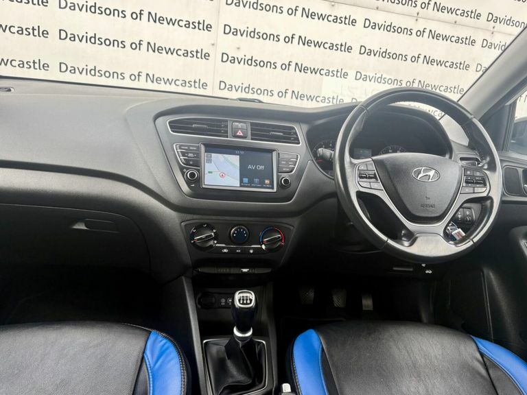 Hyundai I20 Se White #10