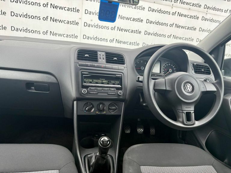 Volkswagen Polo Hatchback #9