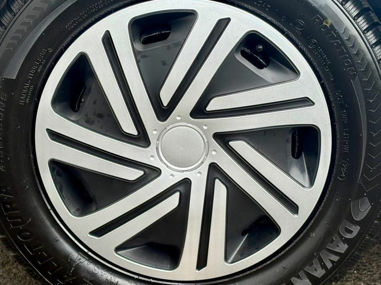 Volkswagen Polo Hatchback #21