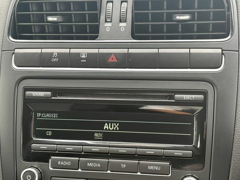 Volkswagen Polo Hatchback #23