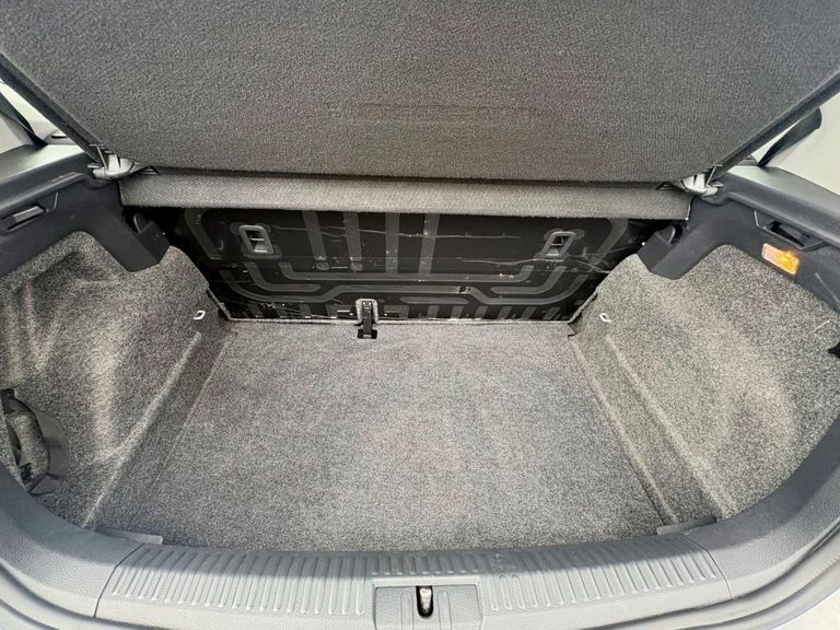 Volkswagen Polo Hatchback #27