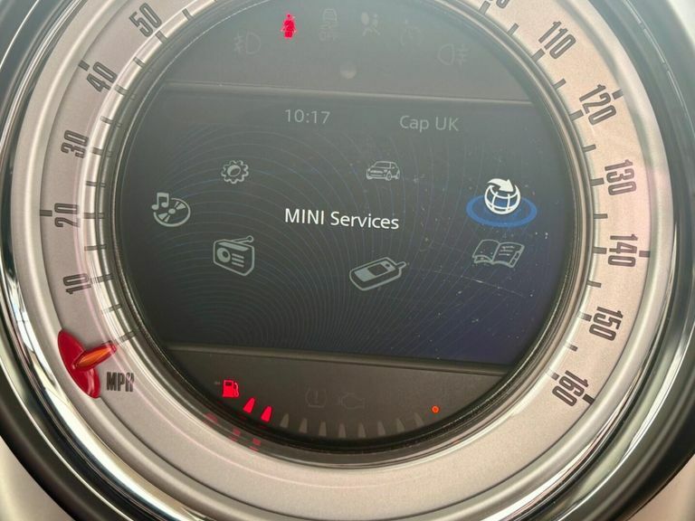 Mini Countryman One White #24